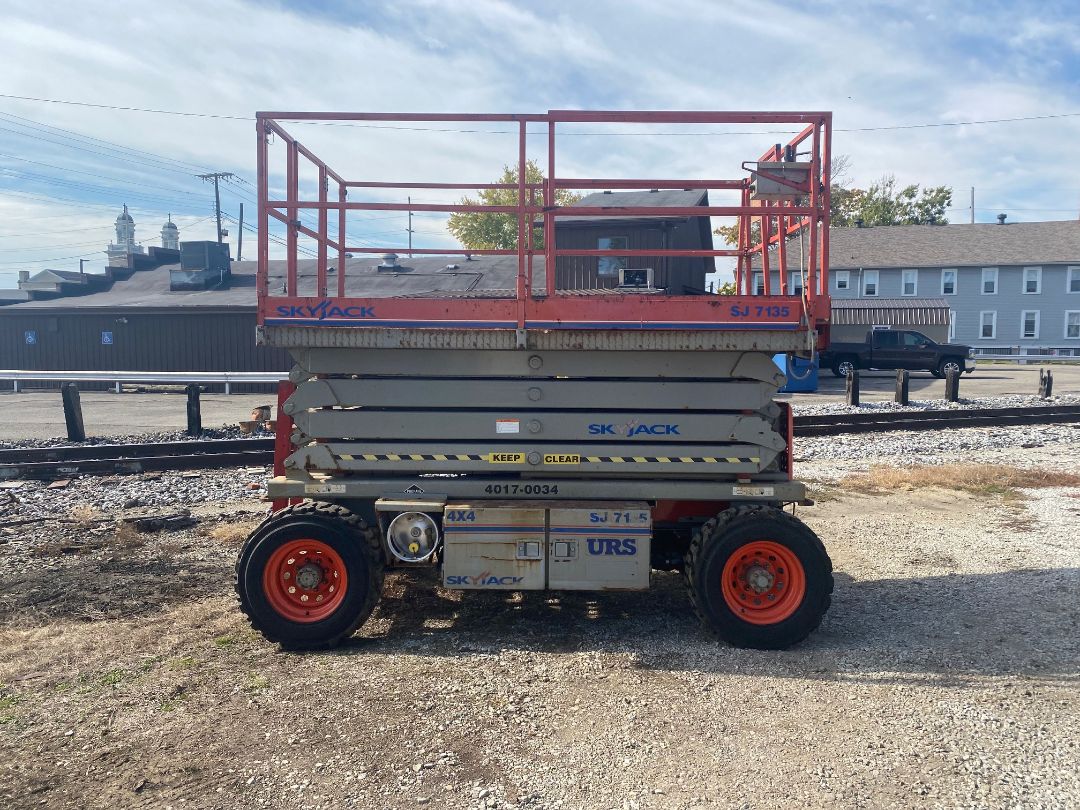 2008 SKYJACK SJ7135 - Image 2